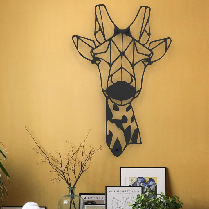 Metalen wandecoratie in huiskamer  Giraf - Lifestaal