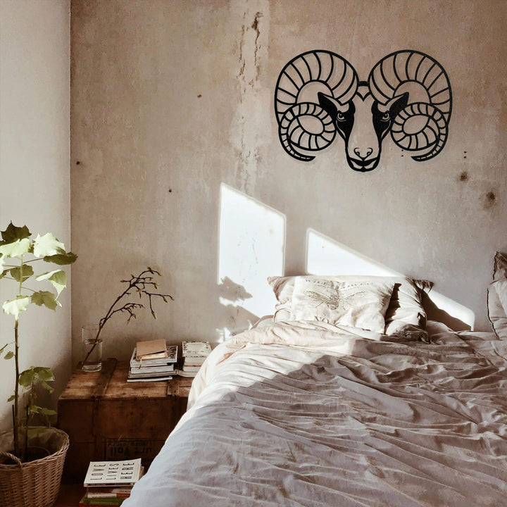 Metalen wandecoratie in huiskamer  Steenbok - Lifestaal