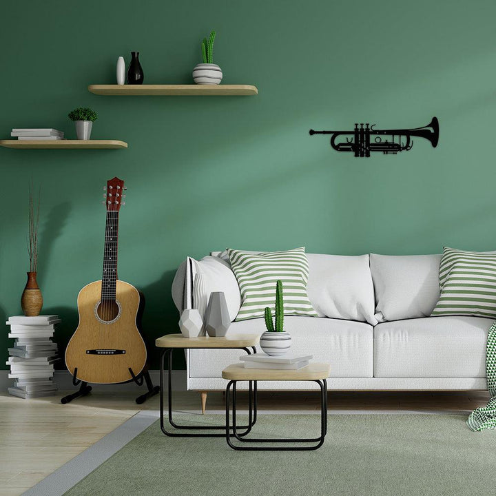 Metalen wandecoratie in huiskamer  trompet - Lifestaal