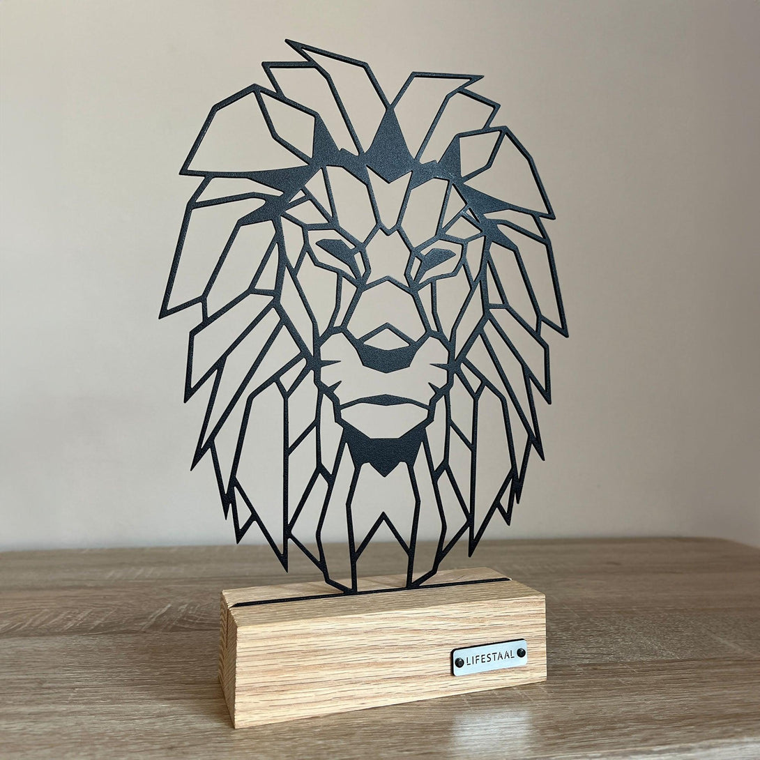 Ornament op houten voet - Leeuw - Lifestaal