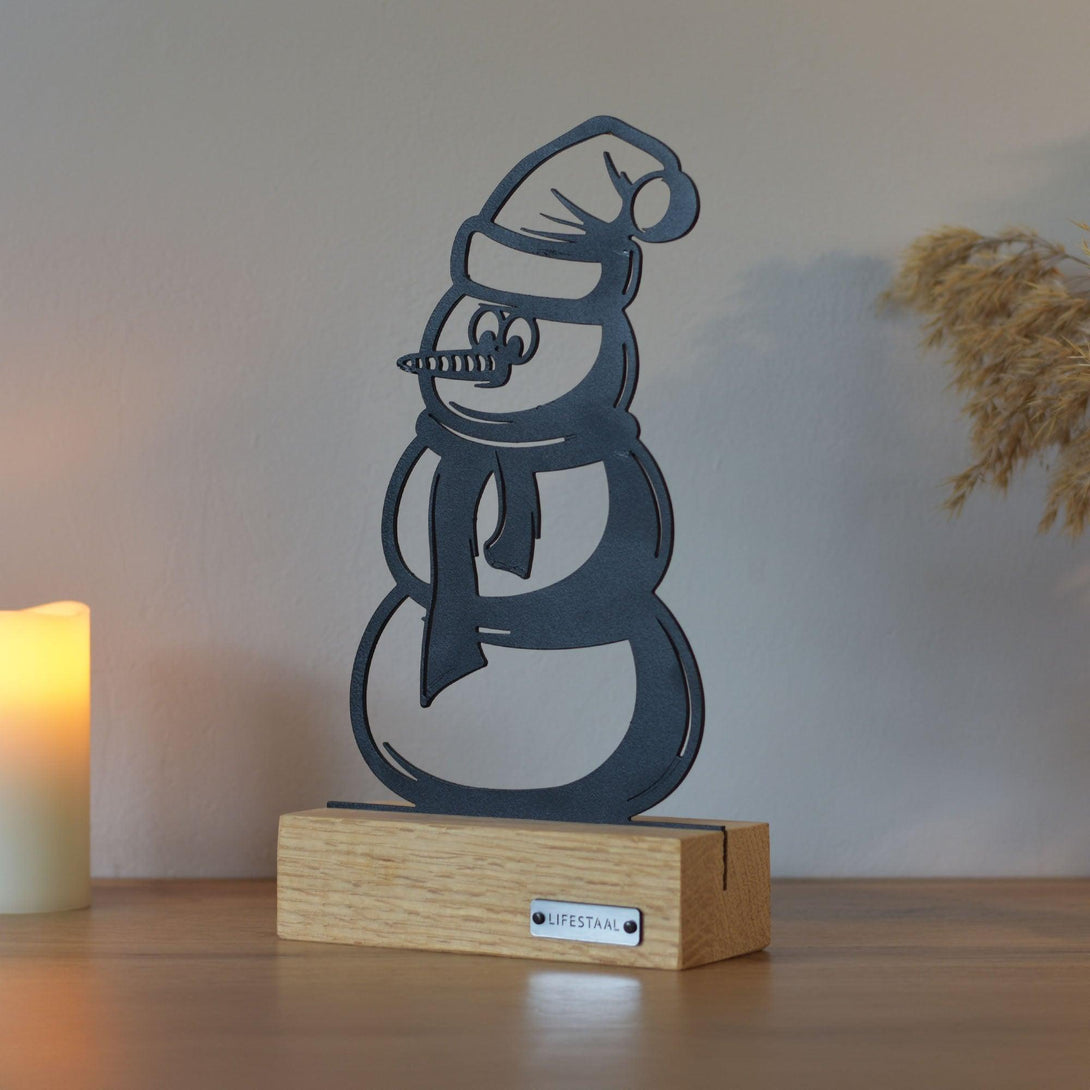 Ornament op houten voet - Sneeuwpop - Lifestaal