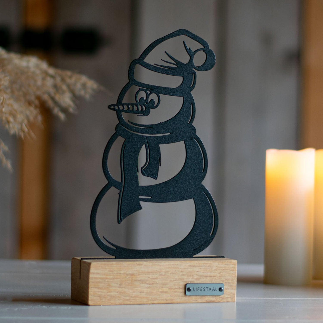 Ornament op houten voet - Sneeuwpop - Lifestaal