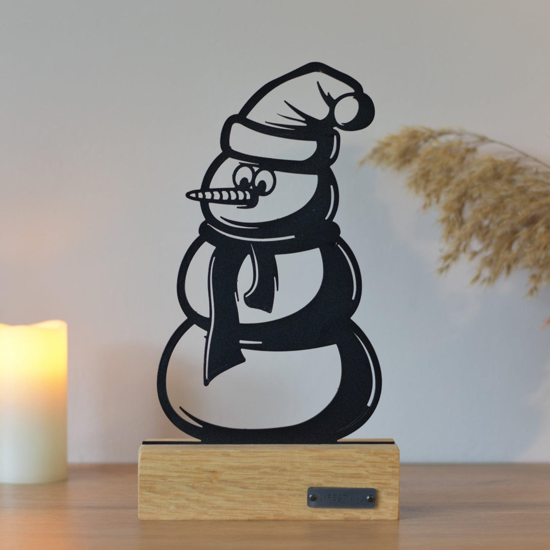Ornament op houten voet - Sneeuwpop - Lifestaal